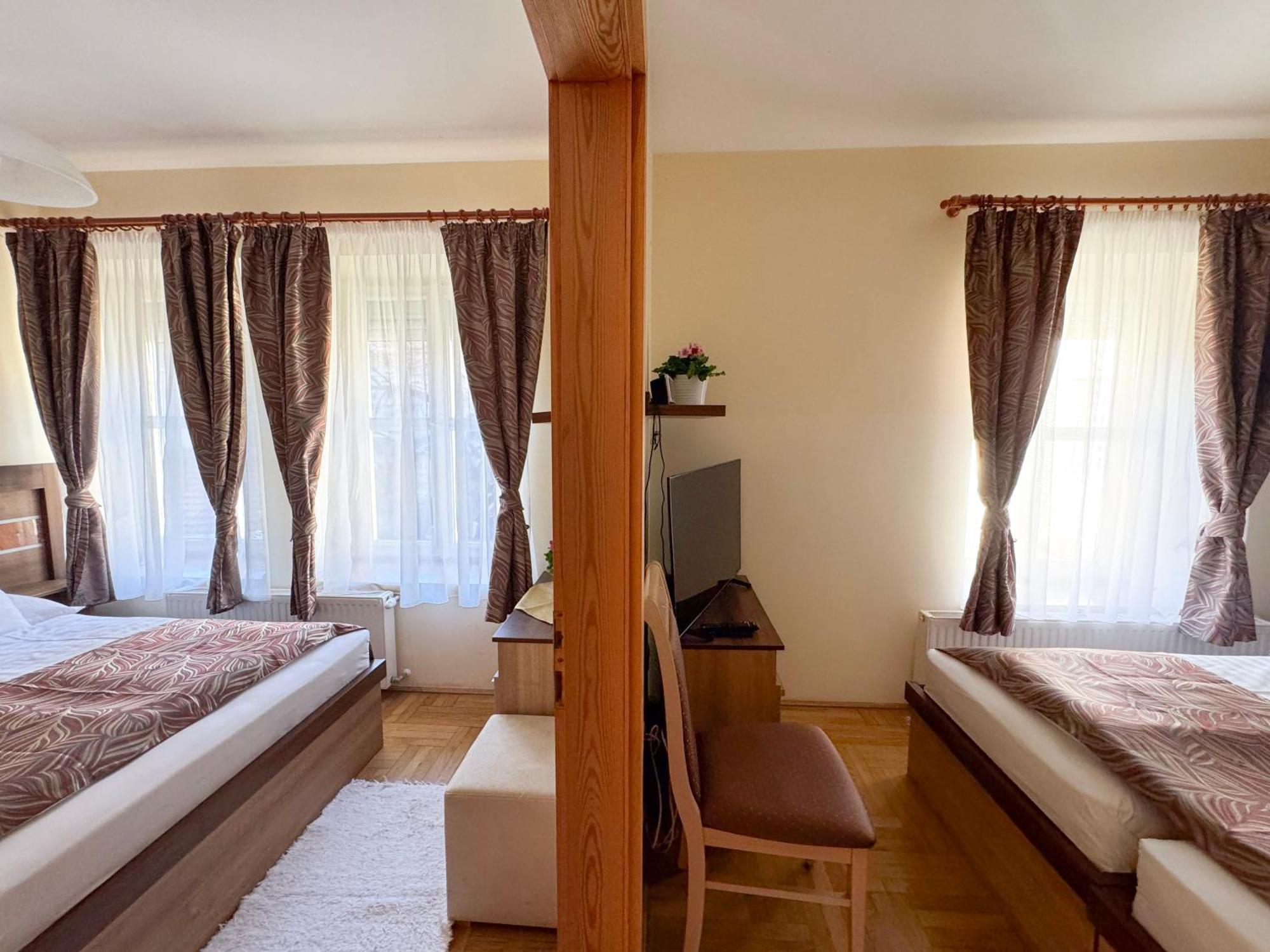 Centrum Vendeghaz Eğri Dış mekan fotoğraf