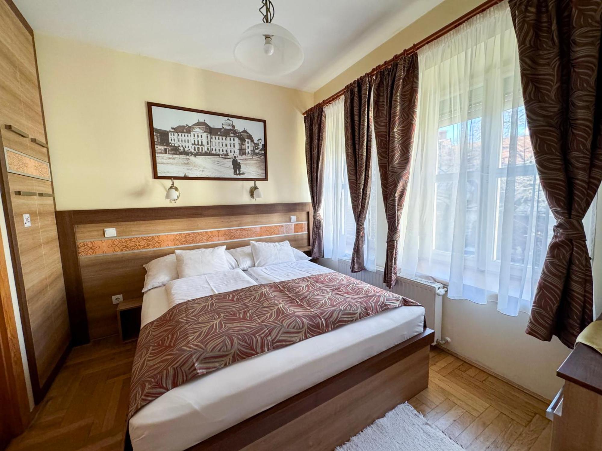 Centrum Vendeghaz Eğri Dış mekan fotoğraf