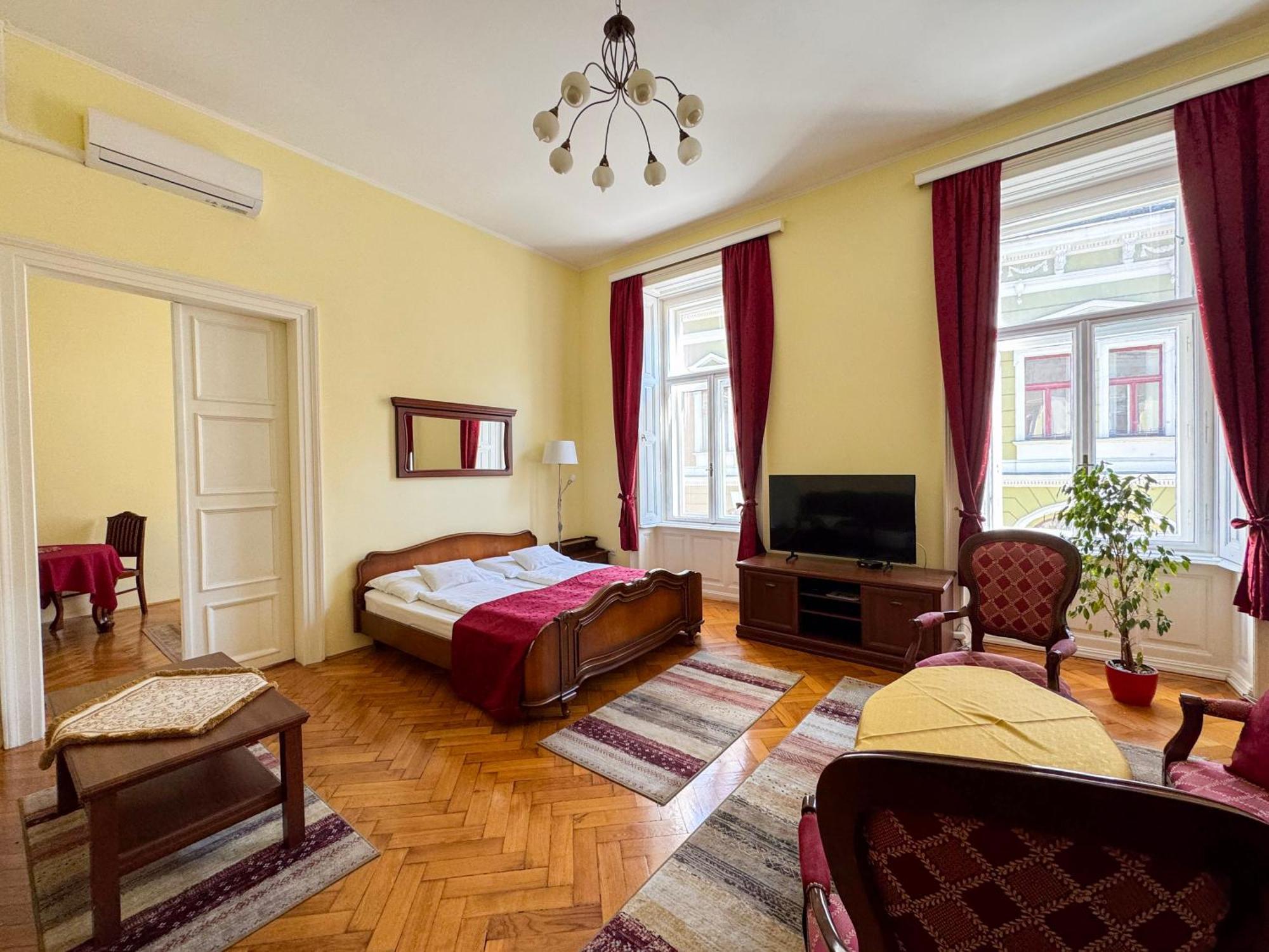 Centrum Vendeghaz Eğri Dış mekan fotoğraf